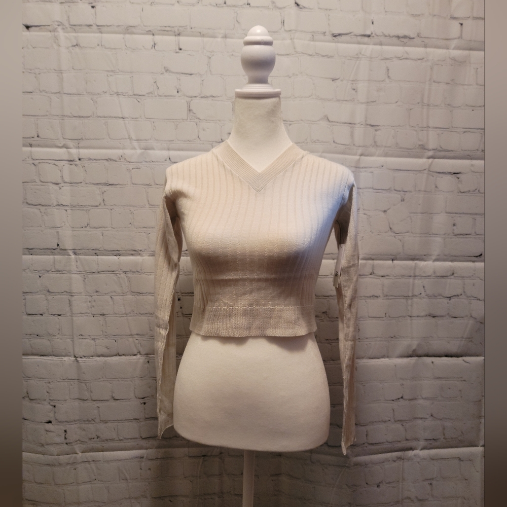 NWOT Ivory Ribbed Long Sleeve Cropped Top